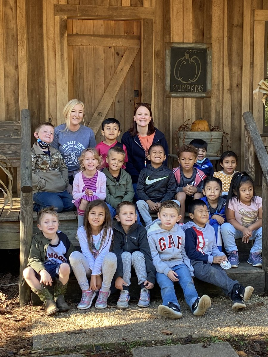 Field Trip to the Pumpkin Patch was a success!! <a href="/R_M_Moore_Elem/">R M Moore</a> <a href="/CherokeeSchools/">Cherokee Co. Schools</a> #ThriveMoore #thebestview <a href="/_DrAbbyMay/">Abby May</a>