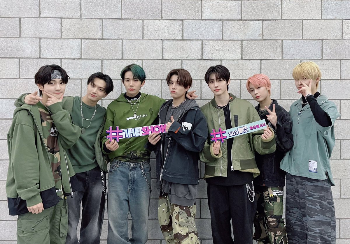 paurkjay's tweet photo. We arrived at The Show! The performance was really great today and we also take home a trophy suceeding our #TamedDashed2ndWin https://t.co/WwZOzLCH0c