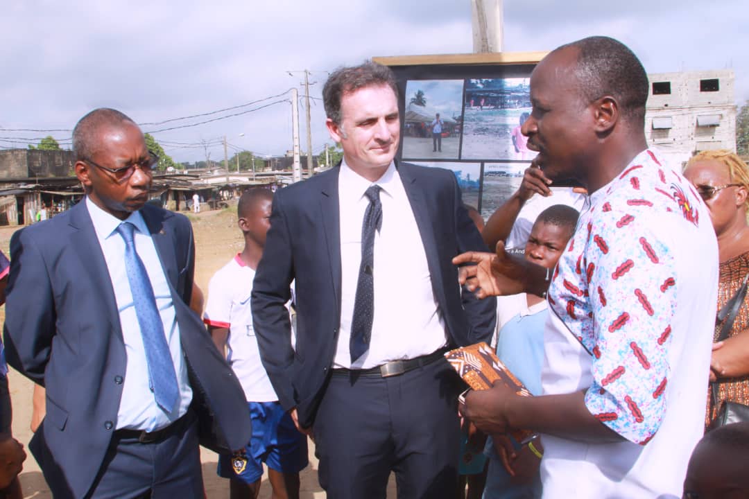 Yopougonbeaute's tweet image. VISITE DU MAIRE DE LA VILLE DE GRENOBLE SUR LE SITE YOP.CREALAB.
Au menu,le fablab mobile,les activités, témoignages de bénéficiaires, les samedis créatifs, le repair- café, le coworking, l'incubateur et le jardin potager partage.