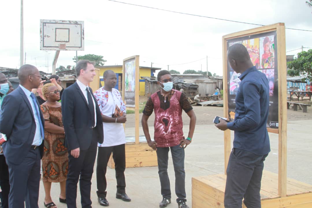 Yopougonbeaute's tweet image. VISITE DU MAIRE DE LA VILLE DE GRENOBLE SUR LE SITE YOP.CREALAB.
Au menu,le fablab mobile,les activités, témoignages de bénéficiaires, les samedis créatifs, le repair- café, le coworking, l'incubateur et le jardin potager partage.