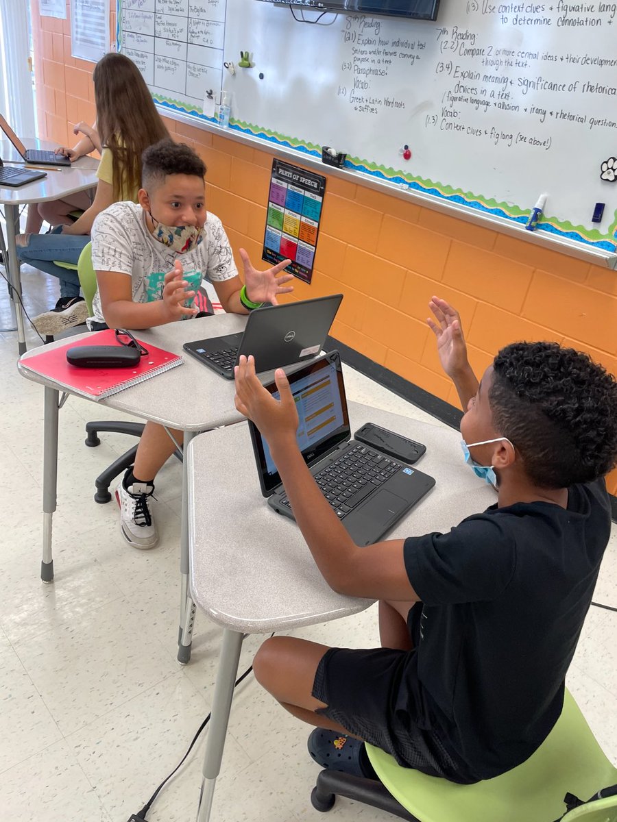 damien_cabrera's tweet photo. Mrs. Schmidt’s 7th graders engaging in a Blast activity and debating if there is ever a good reason to give up on your dreams. I say #nevergiveup 👊 #coreactions @RBSMSbulldogs @mhetzlernettles @PascoLiteracy https://t.co/AmPP1vF7SK