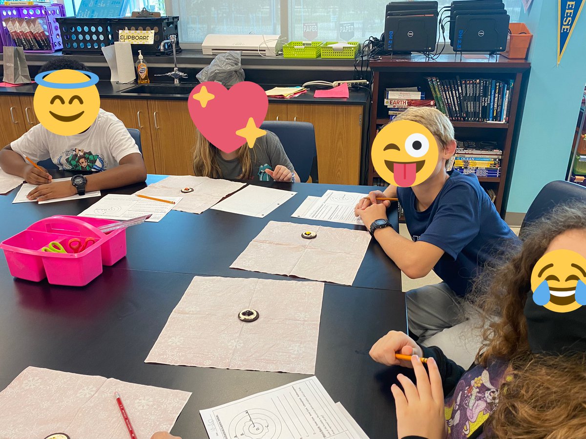 CoachMara327's tweet image. Today we got to do our Earth Layers lab in class! Kids LOVED it! @CSASBISD @SBISDEdTech  @sbisd_science #earthlayers #oreolab
