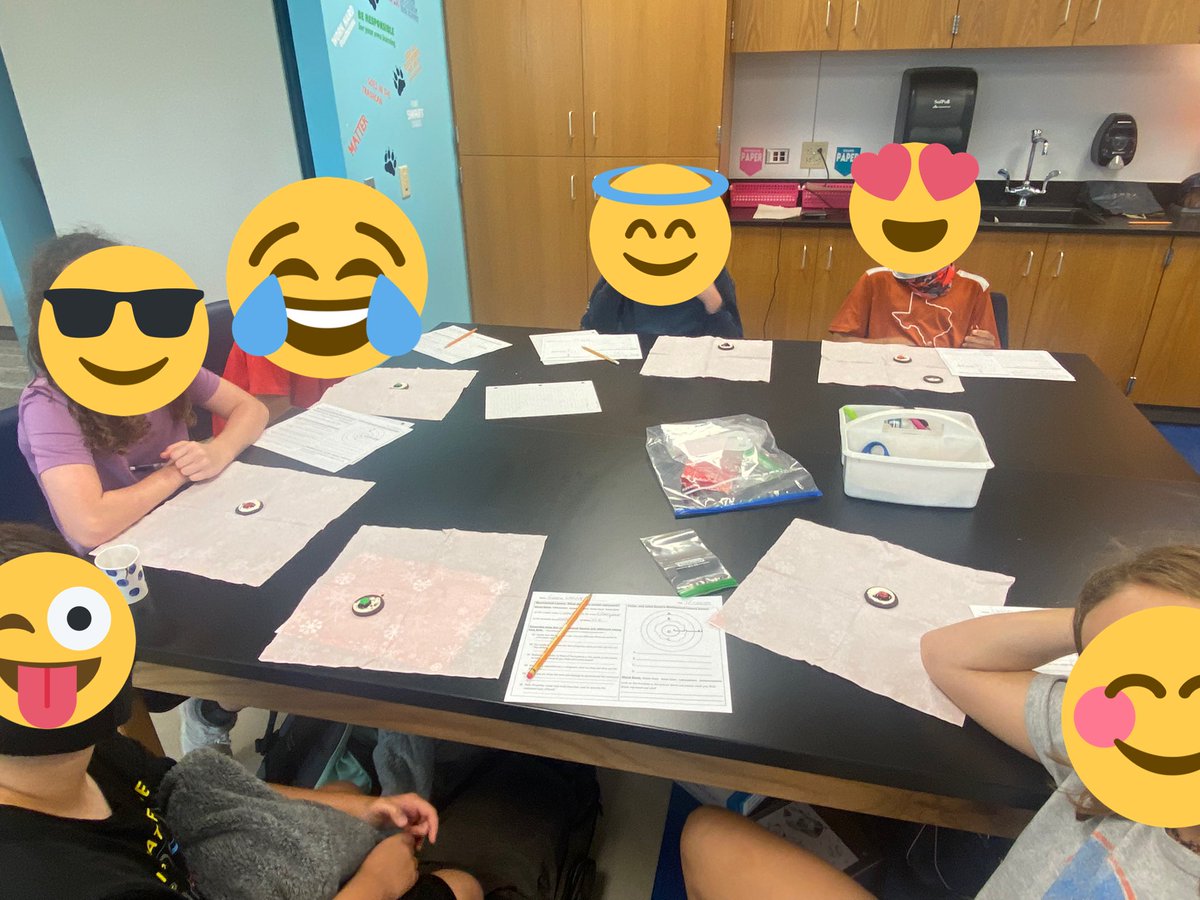 CoachMara327's tweet image. Today we got to do our Earth Layers lab in class! Kids LOVED it! @CSASBISD @SBISDEdTech  @sbisd_science #earthlayers #oreolab