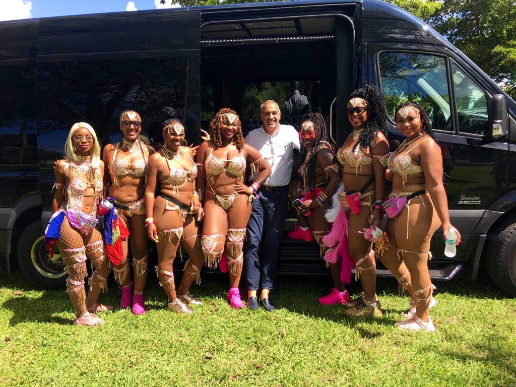 BmoreBeloved's tweet photo. #Vitraya was definitely the sexiest section, as far as we’re concerned!
💕✨🥳💃🏽#ShontesLastLap #duttyrevel https://t.co/mqejGGxMNY