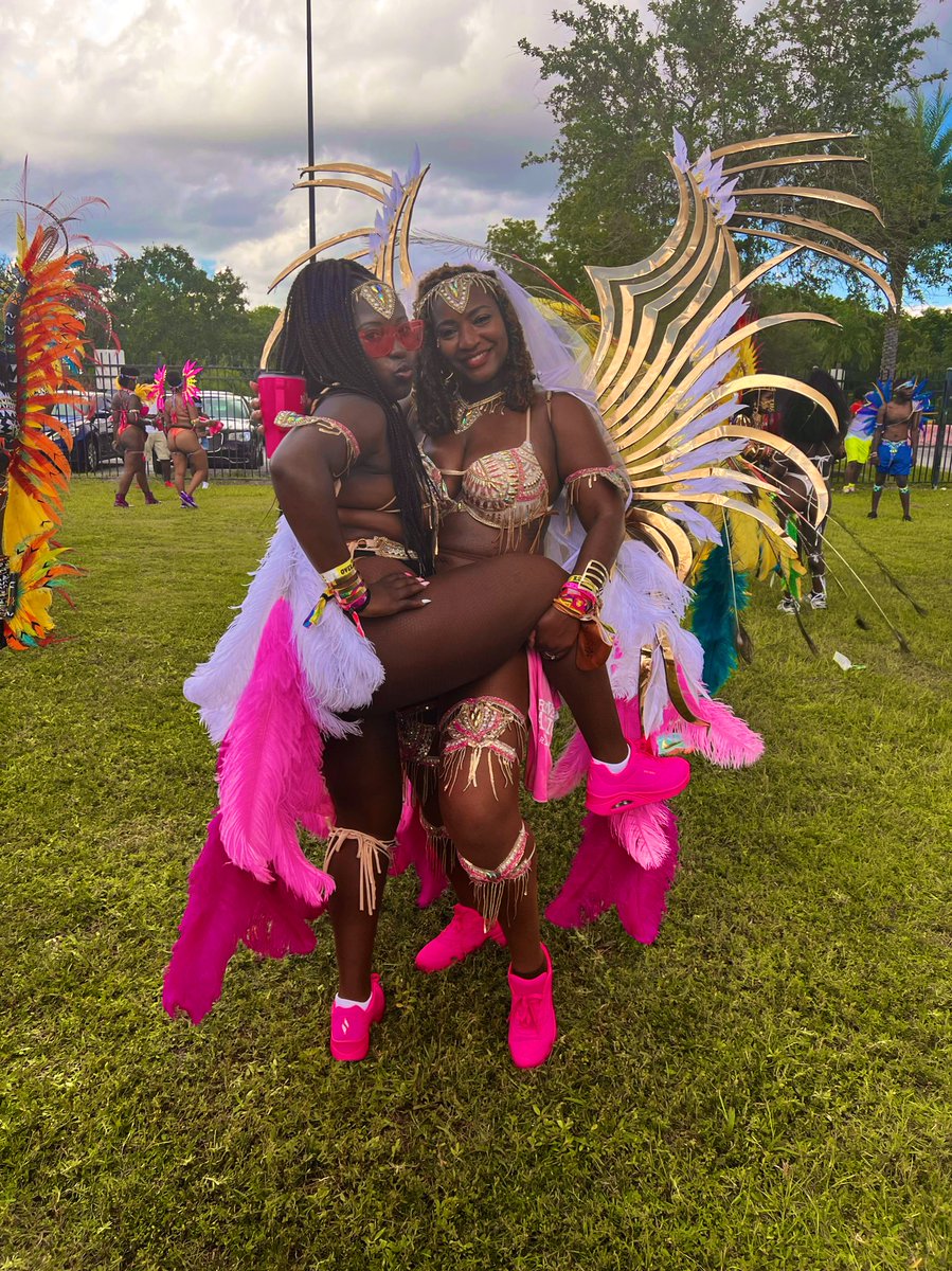 BmoreBeloved's tweet photo. #Vitraya was definitely the sexiest section, as far as we’re concerned!
💕✨🥳💃🏽#ShontesLastLap #duttyrevel https://t.co/mqejGGxMNY