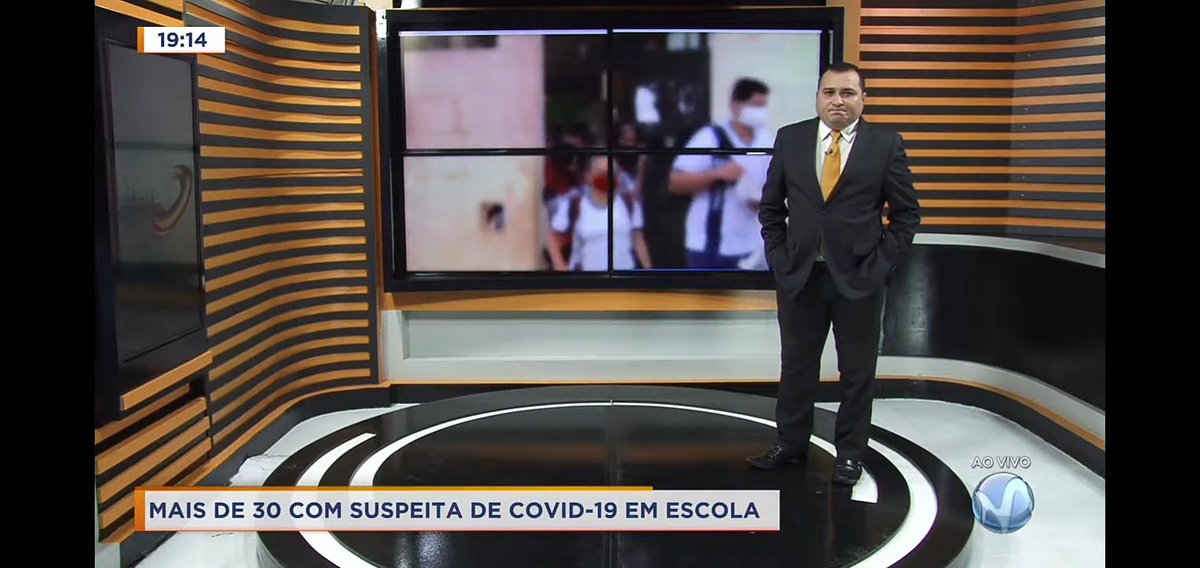 RecordAltamira's tweet photo. Maior escola de Altamira tem surto de #COVID19 #coronavirus. Detalhes no link 
https://t.co/TBWCEjkrYj https://t.co/keYQIL1moY