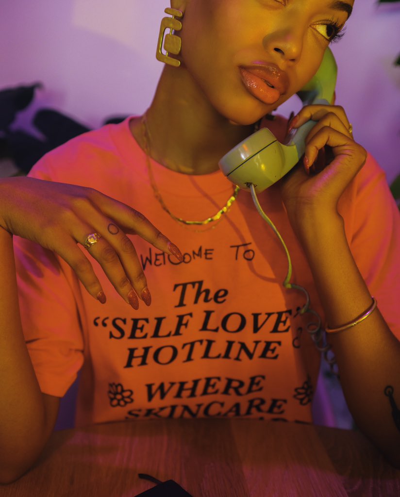 hanahana_beauty's tweet image. the “self love hotline” tee by chicago girls x hanahana beauty drops exclusively at our shop + sip this friday. 💞

the first 30 people to make a purchase will snag this limited-edition collab free of charge. 😏

give us a call, promise we’ll answer: 833-nvr-ashy 📞⁠