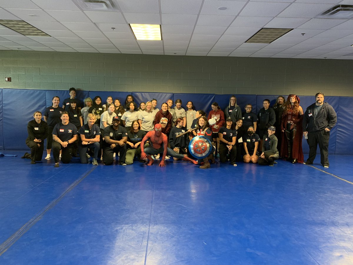 GPDAZexplorers's tweet photo. 🚒🚔We are so glad we got to be part of Glendale’s first Aspire Academy!👮🏼‍♀️👩🏼‍🚒 This was a four-day, three-night program. Girls stayed at the Parsons Leadership Center and were transported to the Glendale Regional Public Safety Training Center daily for the program. 
#aspireacademy https://t.co/90UzVhcwiZ
