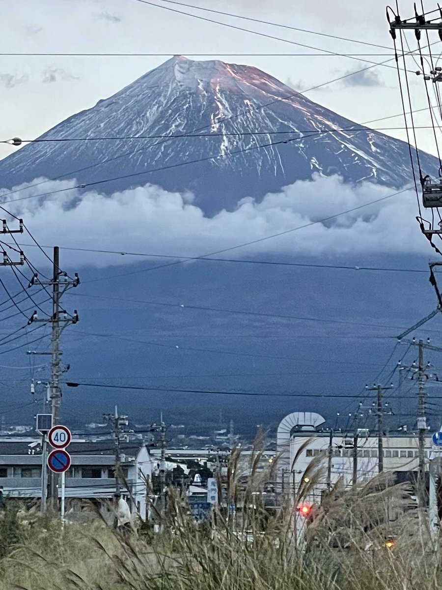 frorida_shisha's tweet photo. おはようございます。

富士市から今の富士山をお届け

皆さま良い1日をお過ごしくださいね〜 https://t.co/S3uNa4M7tr
