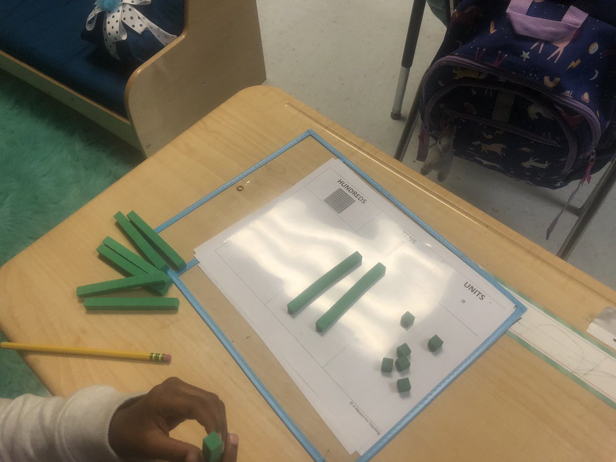 MochaTeaching's tweet photo. #OctoberMathChallenge #Manipulatives We are learning all about place value using both real and virtual base-10 blocks. #NCSSBeTheBest #Love1stTeach2nd 💚🦁 https://t.co/h57IKA272J