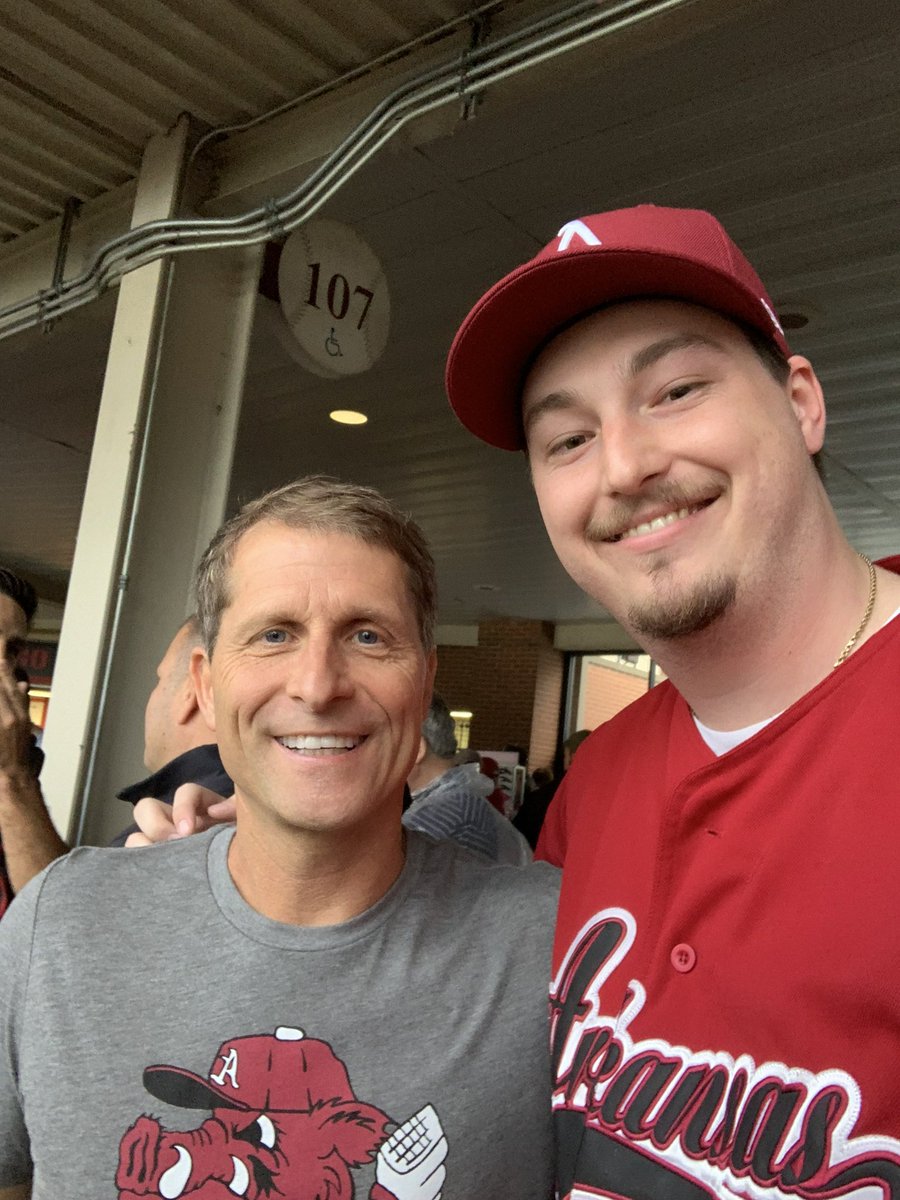AP_Razorback's tweet photo. This is about the 5th+ time Coach Muss has interacted with me on here🐗🐗🐗 #ManOfTheFans https://t.co/MKRuq2ubu8