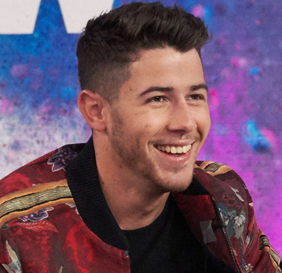 Just a reminder of how beautiful Nick Jonas smile is. 
