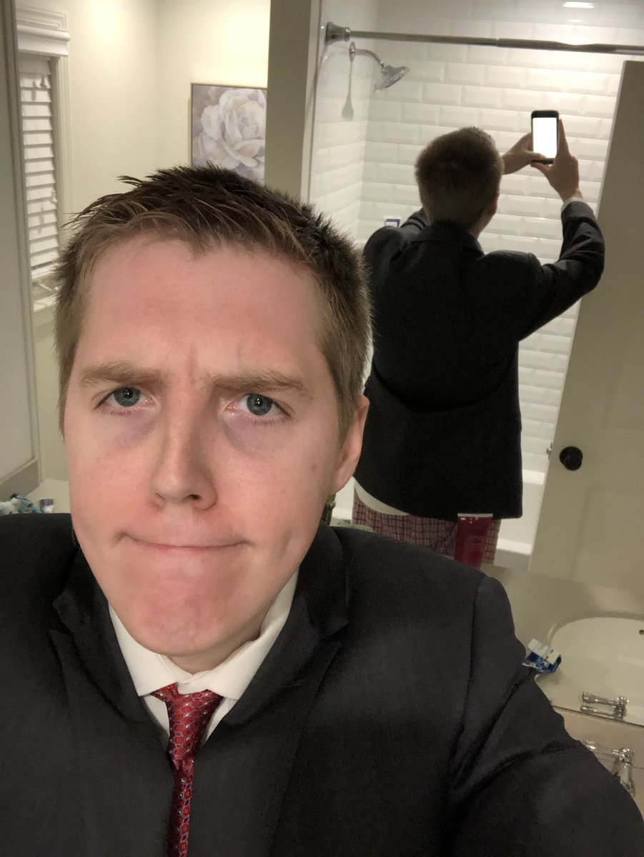 itsJerian's tweet photo. Ready for my date with a SMOKING HOT female (jk it’s for a vid 😖) https://t.co/s2008mkDmH