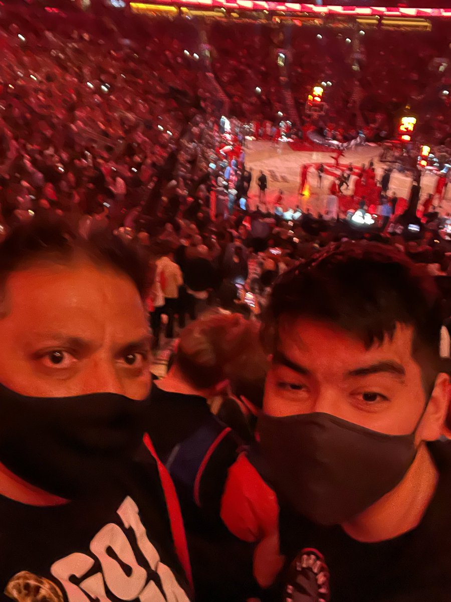 SlankyC's tweet photo. #tangerinefanangle #Raptors #We BACK Baby!!! https://t.co/GsfA2vSaq4