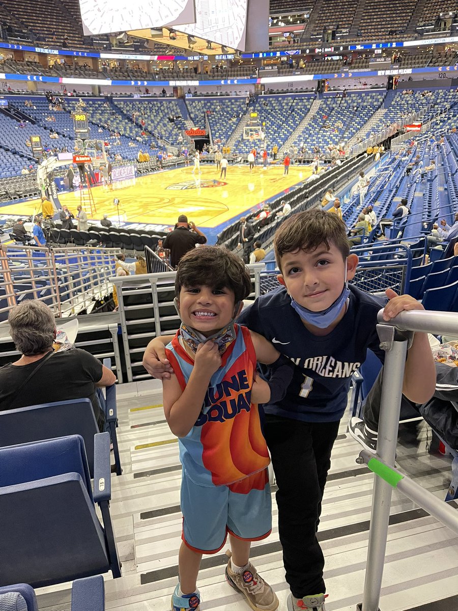Drayjabbar's tweet photo. #Pelicansgameday @PelicansNBA #OpeningNight https://t.co/yTgMHfY9Pw