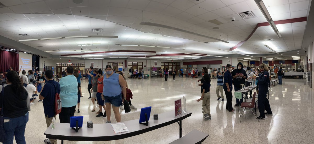 price_sci's tweet photo. @Perot_Learning @PerotMuseum Family Science Night is such a blast! Still 40 minutes left! Stop by and see us!! https://t.co/OYHnwvig6s