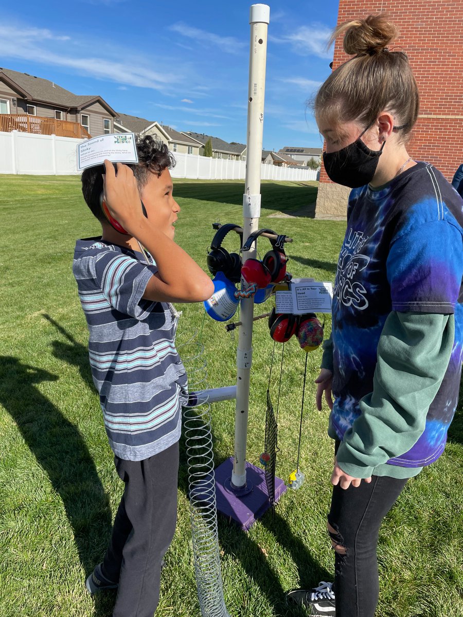 CSULSOP's tweet photo. Rice Elementary School. Each student got a color-change bracelet. 1 student says “That’s so cool! I wearing it for the rest of my life!”
#WeAreAllSTILLConnected #ATasteOfLSOP #PhysicallyDistancedScienceEngagement #OutdoorPhysics #ColorChangeBracelets @CSUNaturalSci @PoudreSchools https://t.co/WdHckaBwY7