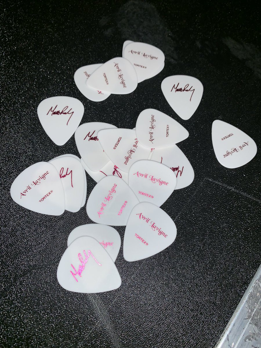 Retweet to win some of my custom picks!  Three winners will be announced this Friday!  Tweet tweet! 🙏🙏🤍🤍🎃🎃