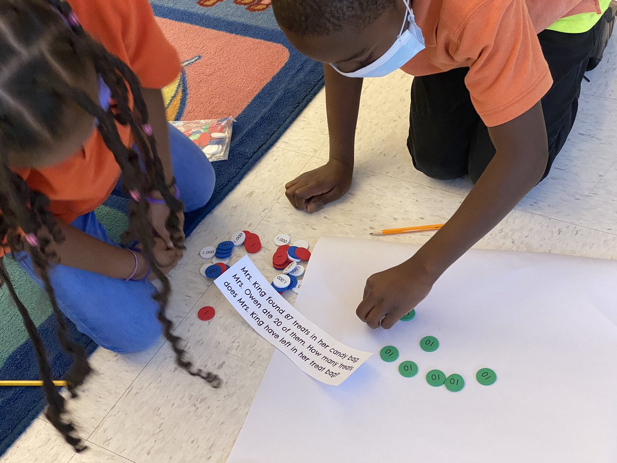 2ndGrade_Squad's tweet photo. There’s something magical about handing oversized paper to kids…my mathematicians worked hard today! @mauraeomahony @SnipesAcademy https://t.co/MPhFMMI76A