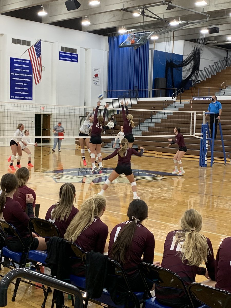 tkwapnioski's tweet photo. The @DiscovererWay VB with a ✌️set win over @KearneyHigh. Columbus finishes the HAC Tournament 2-1. #DiscovererVB #GoDiscoverers #OurMaroonShinesBrighter https://t.co/6eCdsYzBBU