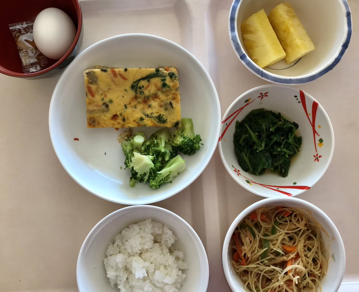 tsukiga's tweet photo. 今日ご飯
夜はメバルの照焼。いろんなお魚食べられまし。
月が綺麗ですよ。食堂で隣の棟の紳士に教えてもらう。久しぶりのお喋りを堪能したで〜 https://t.co/s033XzNIYR
