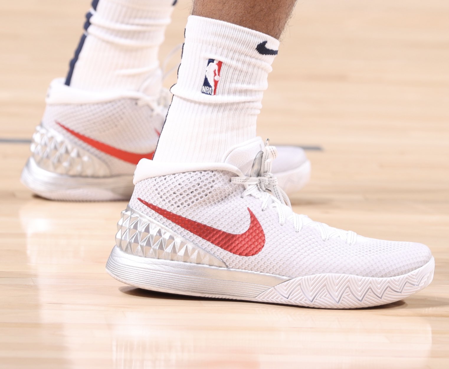 Nike kyrie 1 donna rosso new arrivals