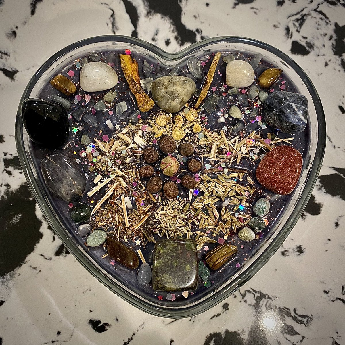 diananic0le's tweet image. One of a kind 🕯