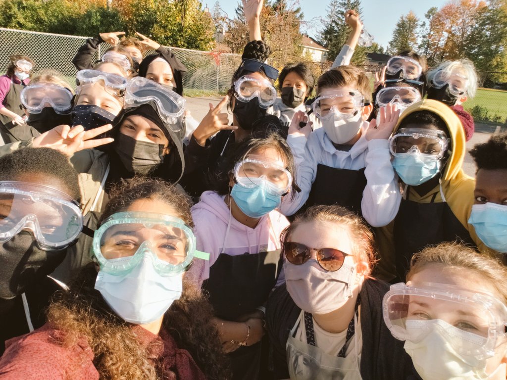 Happy #TakeMeOutsideDay !! My scientists squad had some fun in the sun with #ChemistryRockets today 👩🏾‍🔬👨🏽‍🔬🧑🏻‍🔬👩🏼‍🔬🚀 @StPaulOCSB @ocsbStudents @takemeoutside