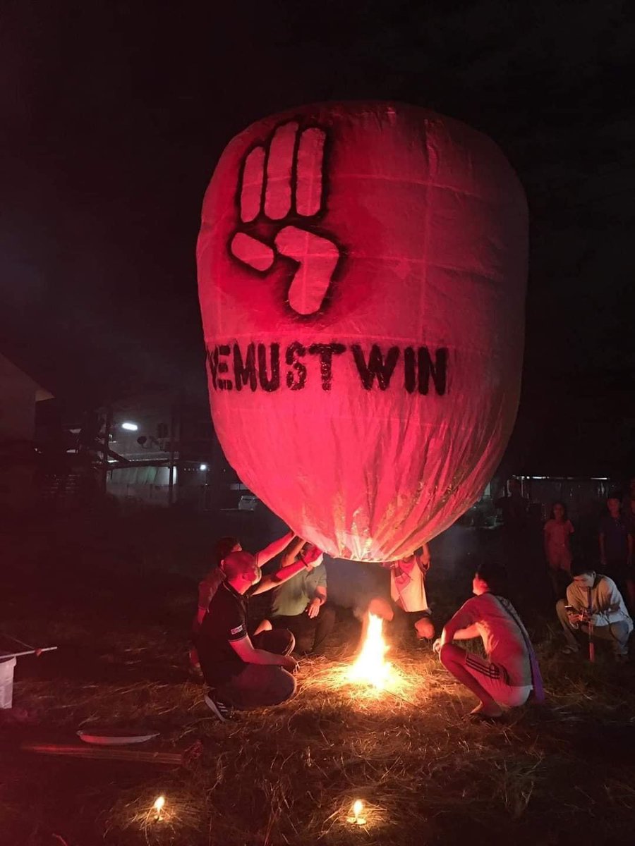 chothwayag's tweet photo. #Thadingyut
#Wemustwin
#lightingstike
#WhatHappeningInMyanmar https://t.co/2NCEpEgn6X