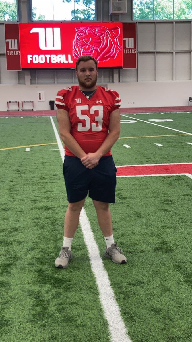 After a great talk with <a href="/CoachKooi28/">Drew Kooi</a> I am blessed to receive my 4th offer from <a href="/WittFootball/">Wittenberg Football</a> ! #tigerup <a href="/CoachBeacham/">Tyson Beacham</a> <a href="/CoachFincham/">Joe Fincham</a>