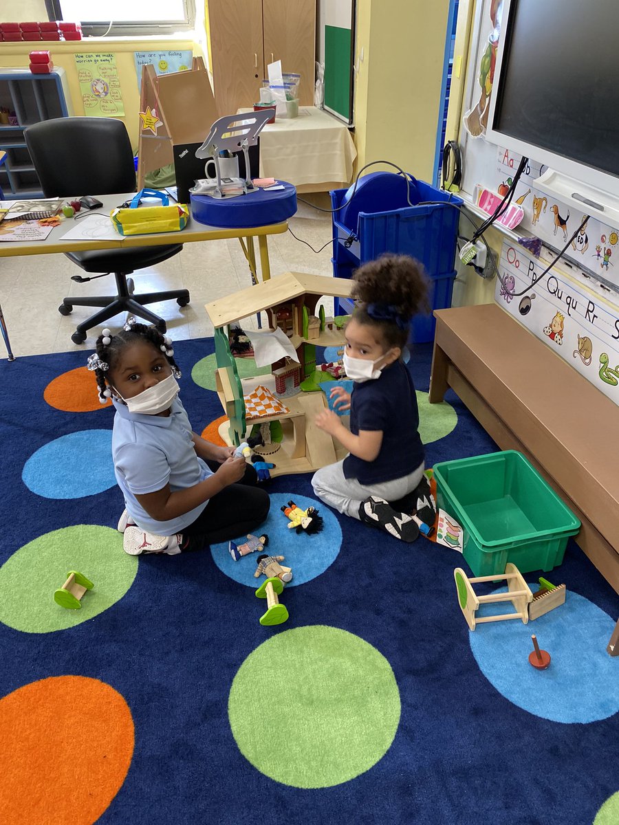 What better way to learn about trees than by playing with a treehouse!  So nice to see students actively engaged in Mrs. Kerrigan’s Pre-k class!