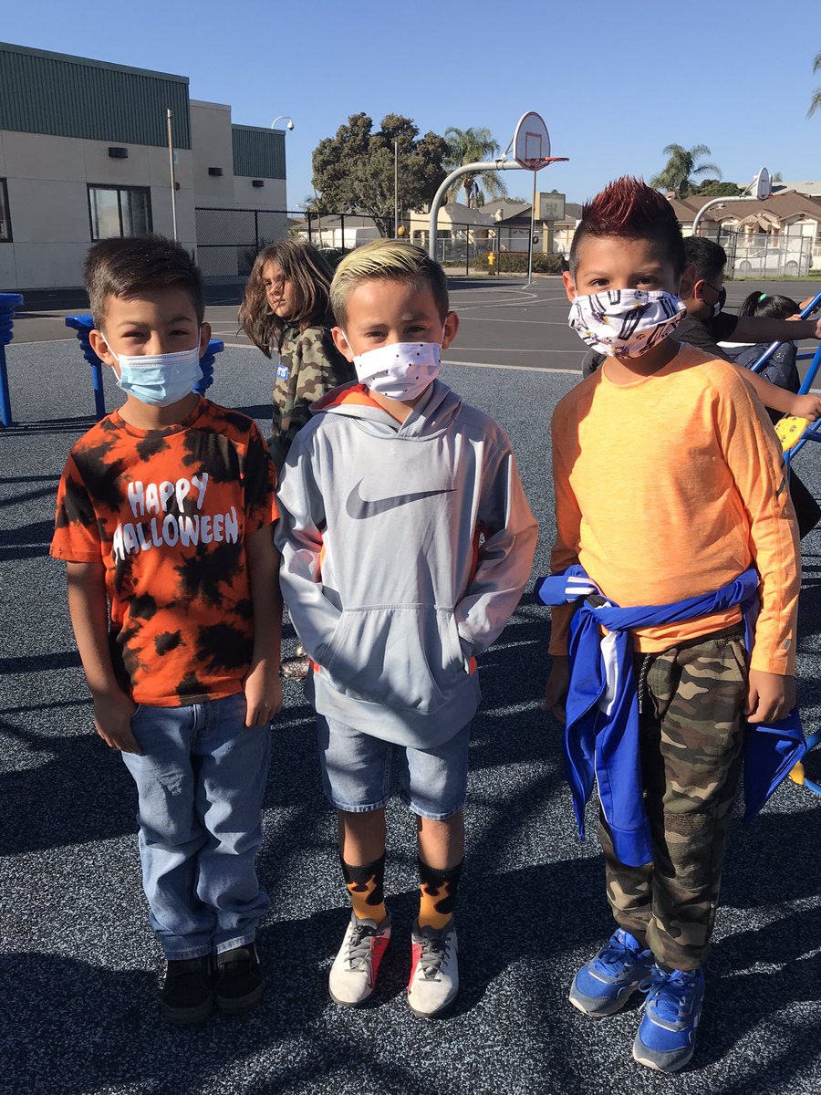msgabbyORC_LW's tweet photo. Lemonwood Lions taking a stand against bullying 🦁@OxnardSD @HistoryteacherM @LemonwoodLions https://t.co/Uf7pvIGx5y