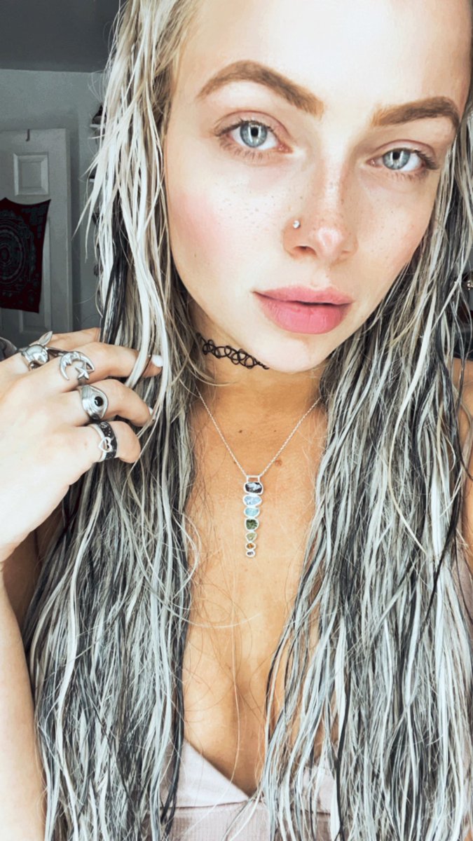 YaOnlyLivvOnce's tweet photo. 🌕💦 https://t.co/kKS4h9mefw