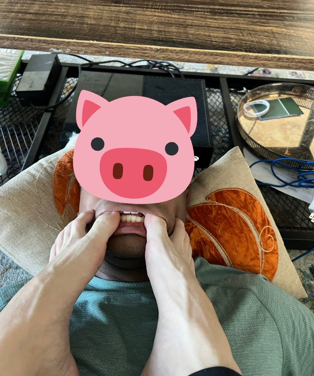 SweatySocksSub's tweet image. I love the way submission feels. Who can I serve in person next? I’m looking. 🐷 @RT4Kings @RTsubby @RTfootmasters @Retweet4Masters @rt4dom #findom #cashsub #feet #socks #paypig #sweatysocks #gay