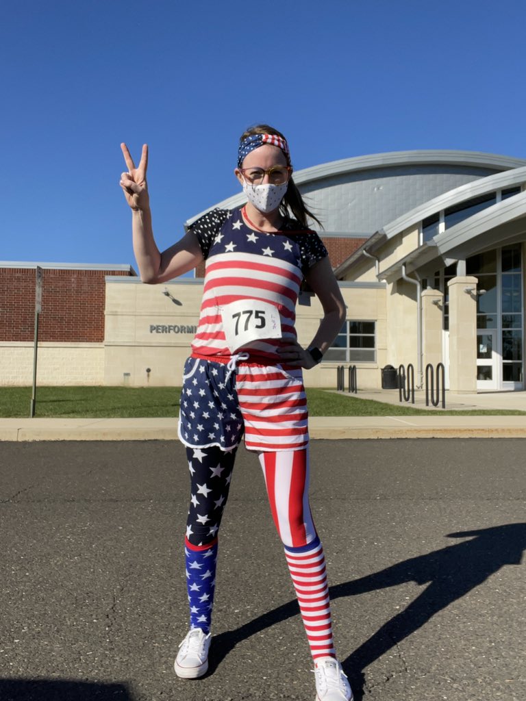artisfunwithms's tweet photo. This art teacher is a big fan of spirit week &amp; first time running the Big Red Race for Abbey’s Bakery &amp; tornado relief.  #empowerud #udbestday https://t.co/wR4izHsaNF