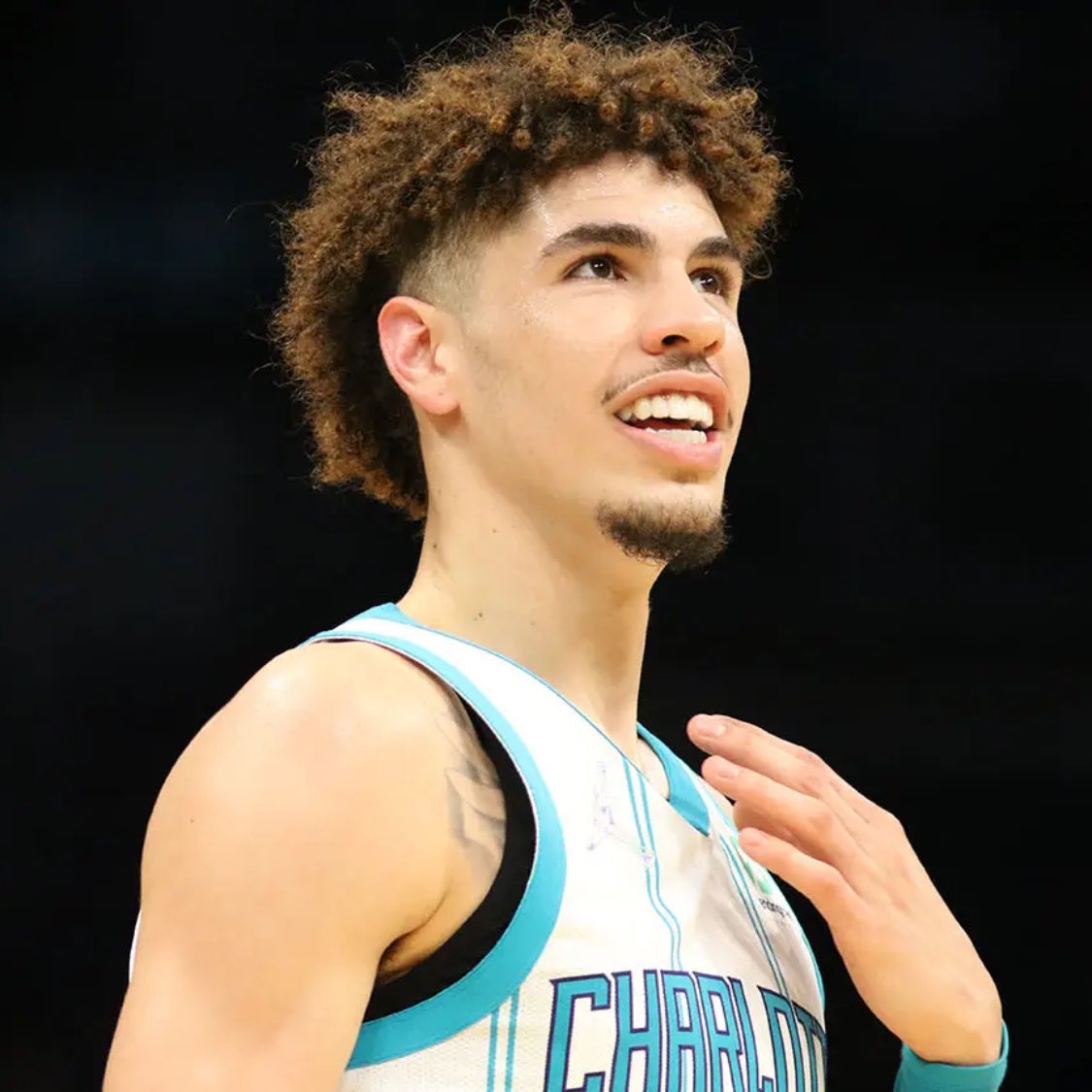 LaMelo Ball has 28 Points, 8 Rebounds, 5 Assists, 53% FG, 6/8 3PM in 22 Min...