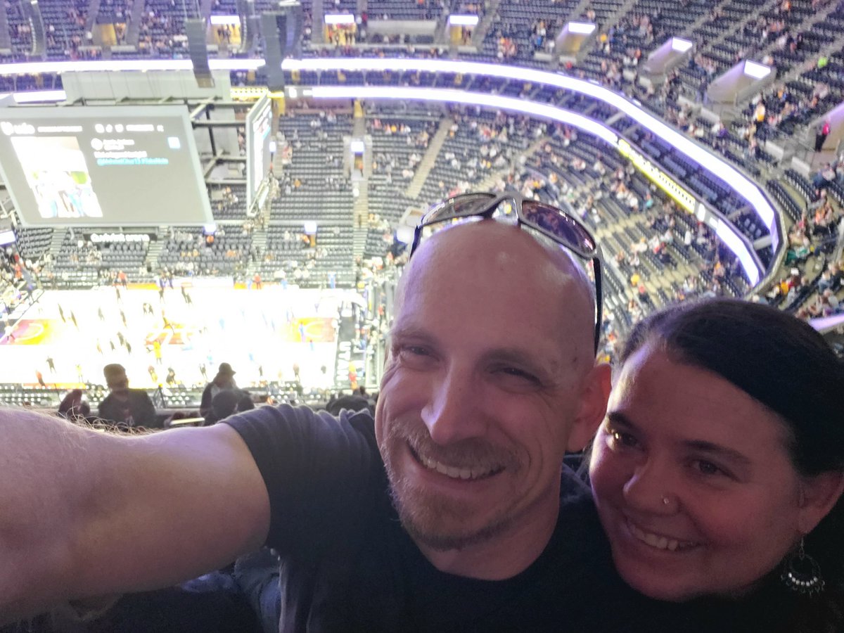 MichaelOuren's tweet photo. Jazz Season opener w my love! #TakeNote #UtahJazz @utahjazz https://t.co/2saHEYwSJB