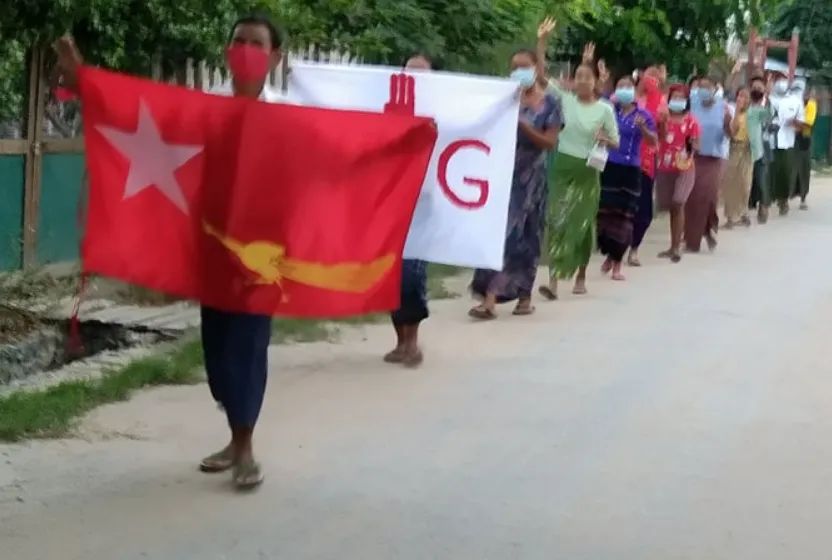 WeMustWin01's tweet photo. Residents from a village in Saging’s #ShweBo Tsp held a protest in support of @NUGMyanmar and against of Military Dictatorship on Oct21.
#CandleStrike #Oct21Coup  
#WhatsHappeningInMyanmar https://t.co/lRlWnP3X7U