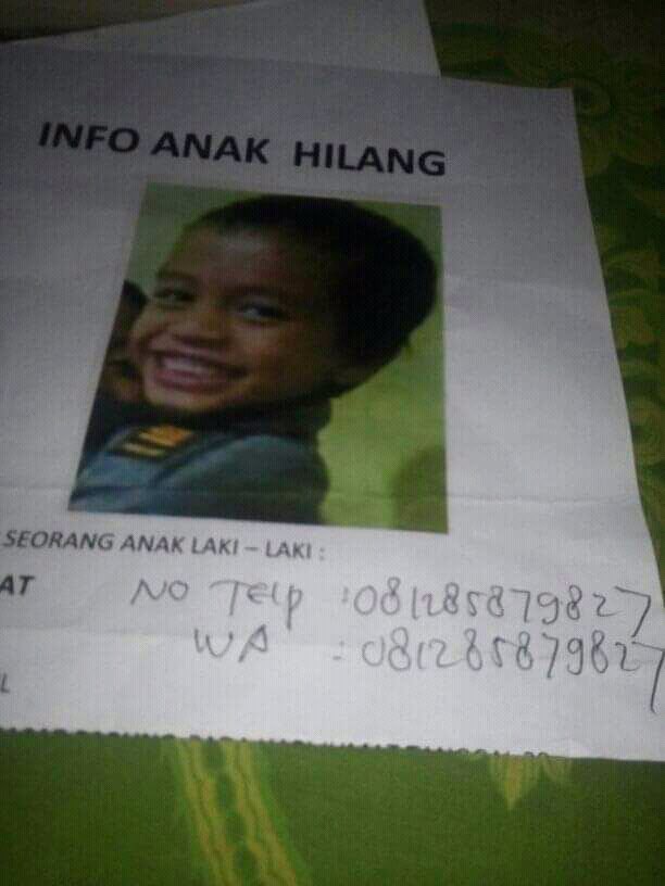 TWITTER PLEASE HELP, 

Bismillah..
Telah hilang anak laki2 setahun yang lalu, nama zyraya, umur 10 tahun, di karet jakarta selatan, sudah cari kemana-mana, sudah lapor polisi jg. Jika ada silahkan hub ke no ini ya, kami sangat berharap bisa bertemu kembali, tq

+62 812-8587-9827