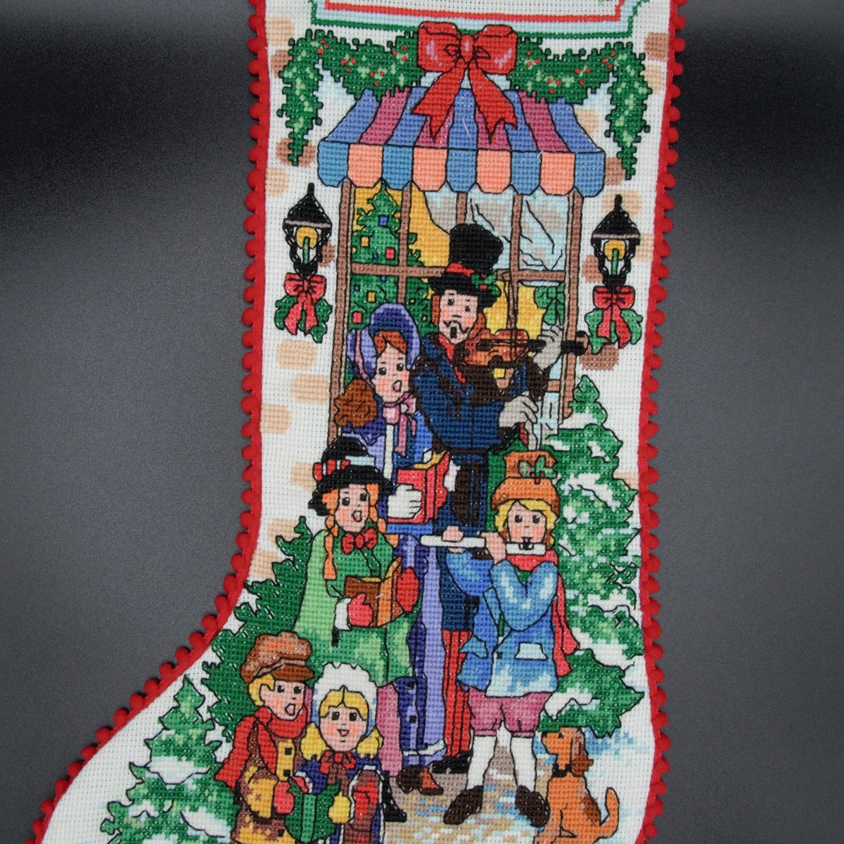 marisou2's tweet photo. New stockings for Christmas in TinyAntXstitch.etsy #Christmas #Noel #handmade #decor #countdow https://t.co/T0myoSChvD