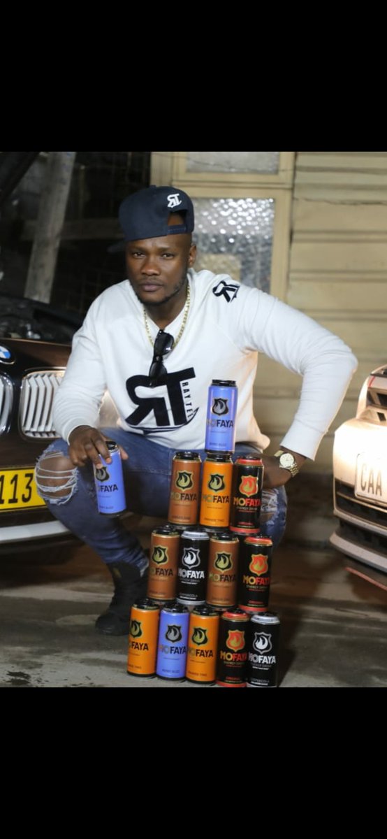 APNgwane's tweet photo. Veletainment Proudly Presents:
Raytee - Saka (Official Music Video) 

YouTube Link: 
https://t.co/nPzPLpyzk7 

Stream &amp; Buy on:
https://t.co/luGBmzfUuj
#sakachallenge 
#saka 
#rayteeclothing 
#mofayaenergydrink
#DJSBU https://t.co/QGwvvdIsO7