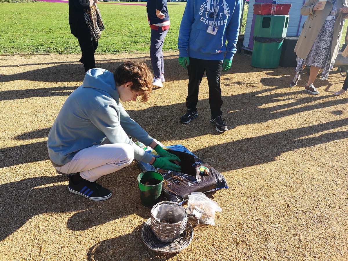 Highlands_JSY's tweet photo. Last week we opened our College & UCJ community garden
We are truly grateful to @CI_Coop for sponsoring this community project. Students also marked the day by planting trees which were kindly donated by Potty Eco Pots
#beHCinspired #wellbeing #learningandinnovation #community https://t.co/bem4AwqeDu