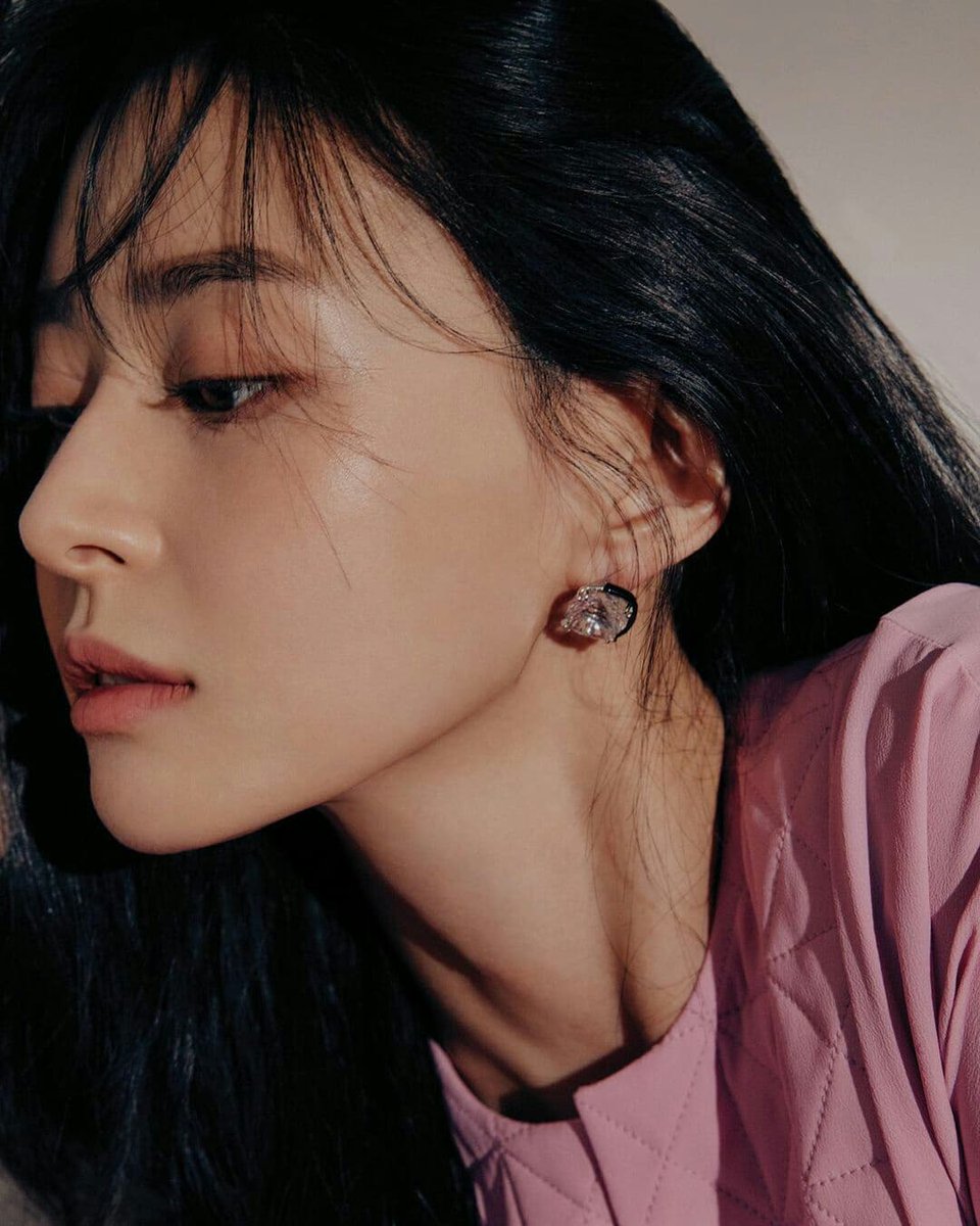 KwonNaraUpdates's tweet photo. 211021 Kwon Nara IG Updates โค
https://t.co/vPAcc56wOU
#EsquireKorea #์์ค์ฝฐ์ด์ด #KwonNara #๊ถ๋๋ผ #BULGASAL #๋ถ๊ฐ์ด #MinSangwoon #OhSooah #HongDain https://t.co/S8ccCTKWbH