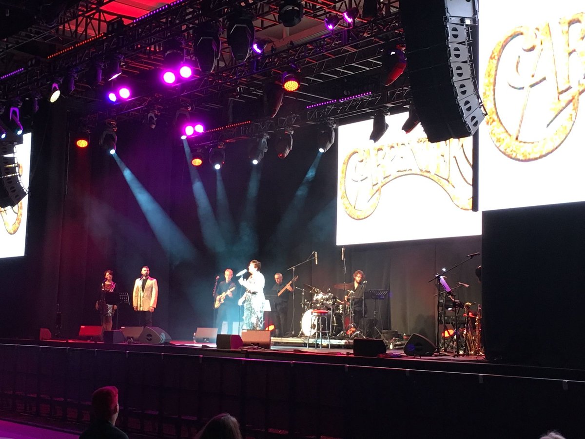 Performing for @ButlinsMusic at  #Skegness last weekend with <a href="/VOTHshow/">The Carpenters-Voice of the Heart.</a> #TheCarpenters 
Amazing atmosphere.
#music #Liveonstage #SONGS #Audience #musicians
