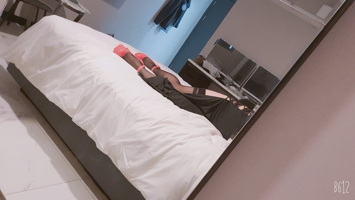 간만에 업 해보니....왜 이리 힘들죠 ㅠ
그래도 새옷 입어보기는 성공 ㅎㅎ