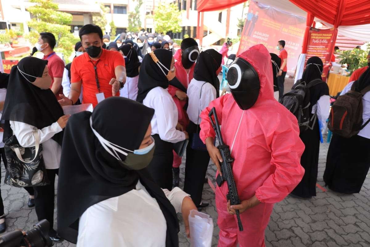 plumbinq's tweet photo. bismillah bayar utang negara https://t.co/WMz7kVAjMu