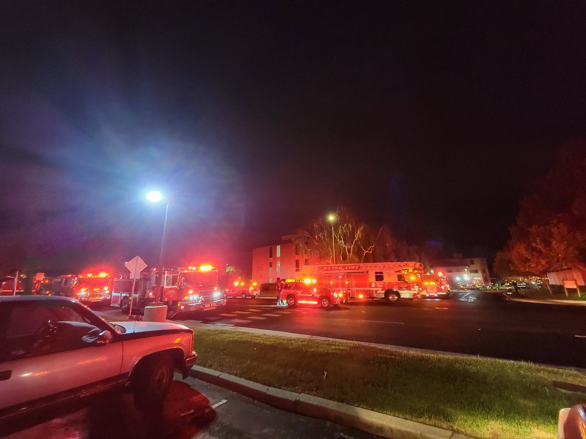 911_action's tweet photo. #CommercialStructureFire #2Alarm #Sacramento 
Sacramento Fire on scene of a 2 Alarm Commercial Structure Fire at 2 Scripts Drive. Heavy fire reported interior and exterior. Fire has knock on fire. Checking attic for extension and starting mop-up. https://t.co/w0NaR9S8uD