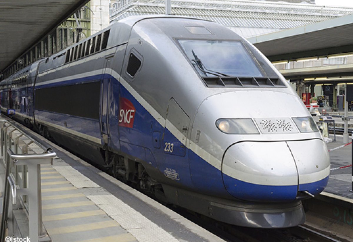 max_brisson's tweet photo. 📍Comme Jean-Jacques Lasserre, je suis favorable à l’arrivée de la #LGV à #Bayonne et à #Pau mais je n’accepte pas la clé de répartition des financements prévue par Alain Rousset et l’addition imposée au @departement64
🎙Je prendrai position vendredi lors des débats au #CD64. https://t.co/aWqRn0gJ9Z