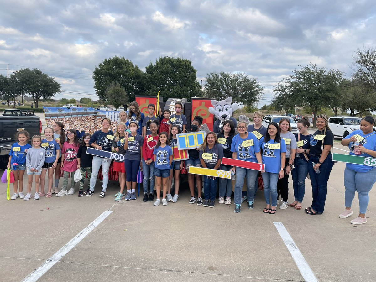 HicksElementary's tweet photo. The Hebron HOCO parade was awesome. Our Price is Right float created by Dana Giep was amazing! A fun night was had by all! #HicksES @LewisvilleISD @Hebron_HS https://t.co/8lqVTMjPax