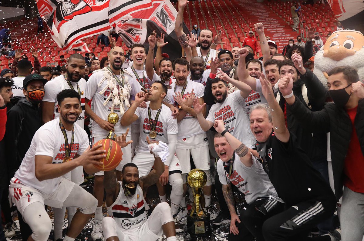 SaoPauloFC's tweet photo. 🏀 O Tricolor conquistou o Campeonato Paulista, título inédito após a retomada do projeto no esporte. Foi em casa, com emoção, com torcida. Juntos nós somos mais fortes! Esse título é nosso! 

#BasqueteTricolor
#VamosSãoPaulo 🇾🇪

📸 Rubens Chiri/Saopaulofc.net https://t.co/dP1eMX1EwZ